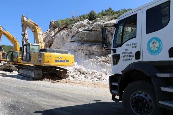 Büyükşehir, Kırkağaç’ta Asfalt Sözünü Tutuyor