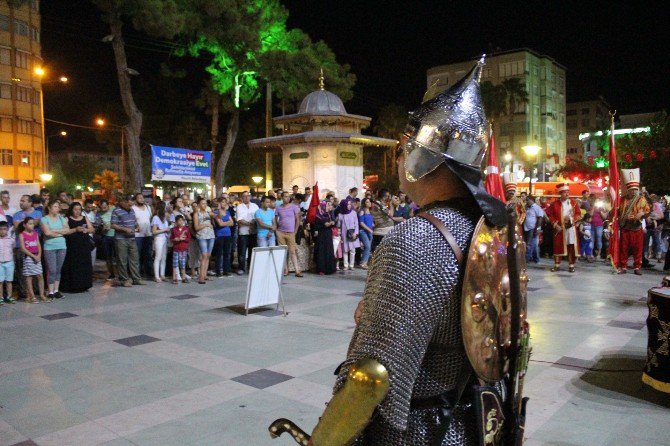 Nazilli’de Demokrasi Nöbetleri Devam Ediyor