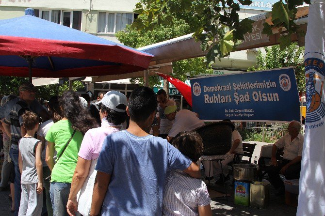 Selçuk’ta Demokrasi Şehitleri İçin Lokma Hayrı