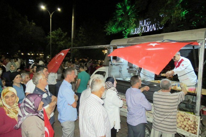 Mudanya Halkı Demokrasi Nöbetinde