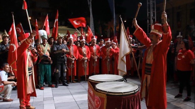 Eskişehir Demokrasi Nöbetini Mehteran İle Birlikte Tuttu