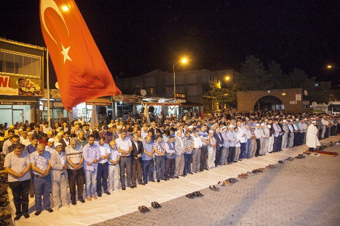 Ahlat’ta Şükür Namazı Kılındı