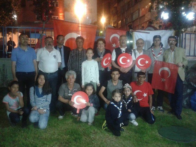 Erzurum İzcileri Demokrasi Nöbetinde