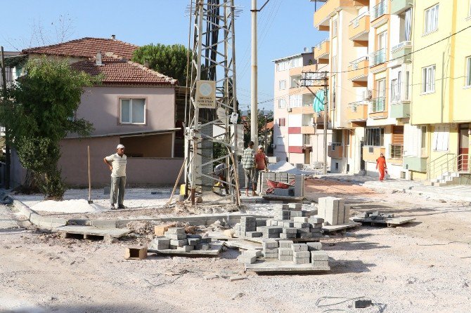 Soma’da Kilit Parke Taşı Döşeme Çalışmaları