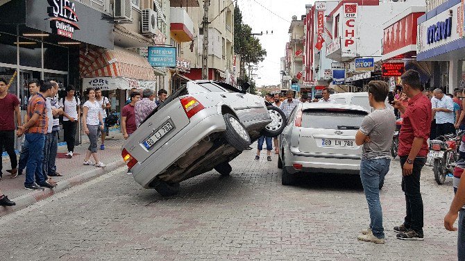 Otomobil, Park Halindeki Otomobilin Üzerine Çıktı