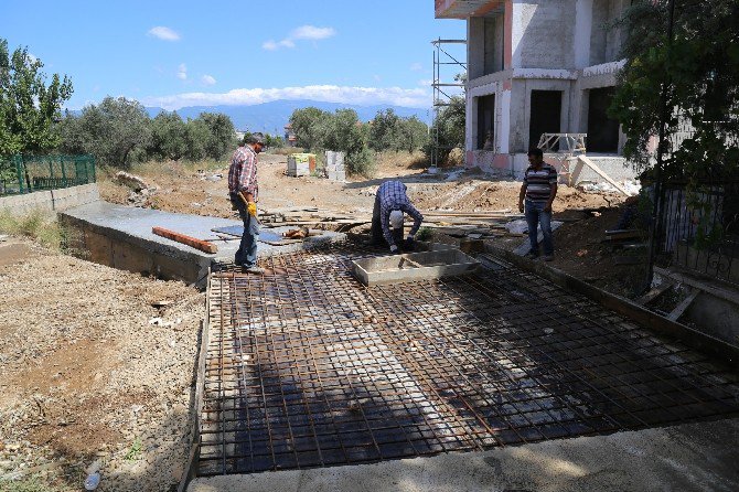 Yağmur Suları Bertarafı İçin Çalışmalar Devam Ediyor