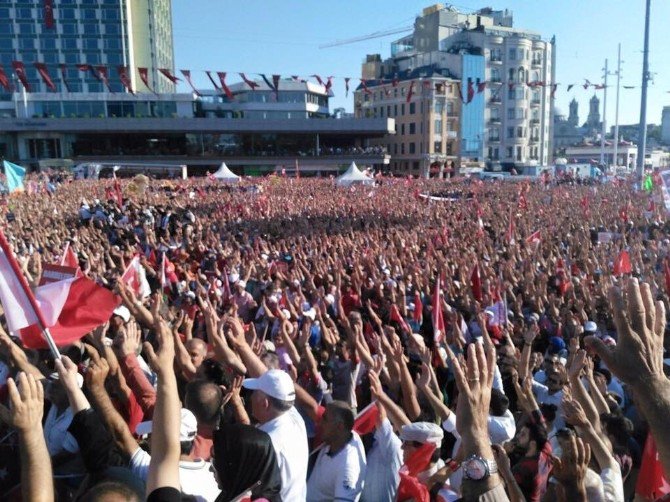 Başkan Kazım Kurt: “Kitlelerin Ortak Talebi Darbesiz Bir Türkiye’dir”