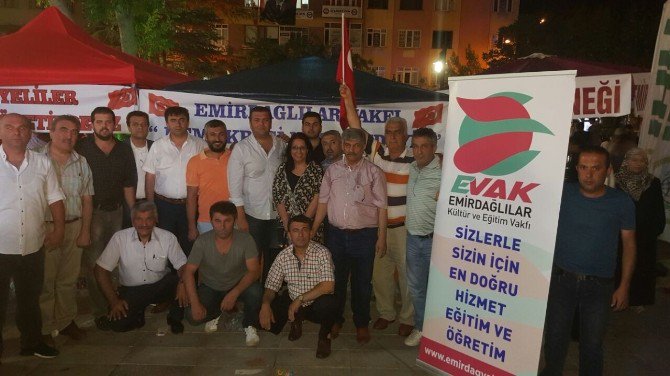 Emirdağlılar’dan Demokrasi Nöbeti