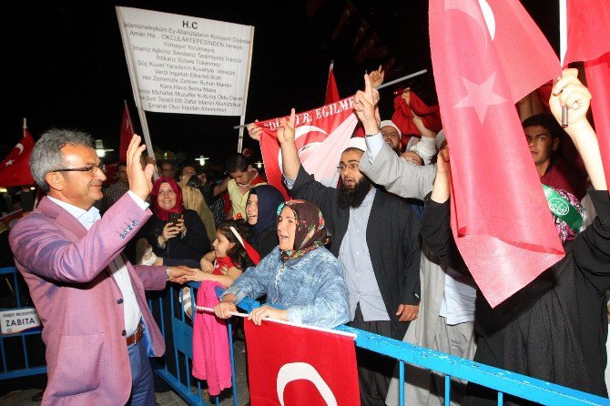 Darbe Girişimi Sonrası Gebze’de Binler Şükür Namazı Kıldı