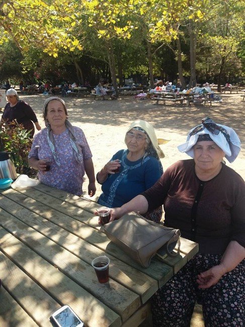 Karpuzlu Belediyesi’nden Bayan Ve Çocuklara Jest