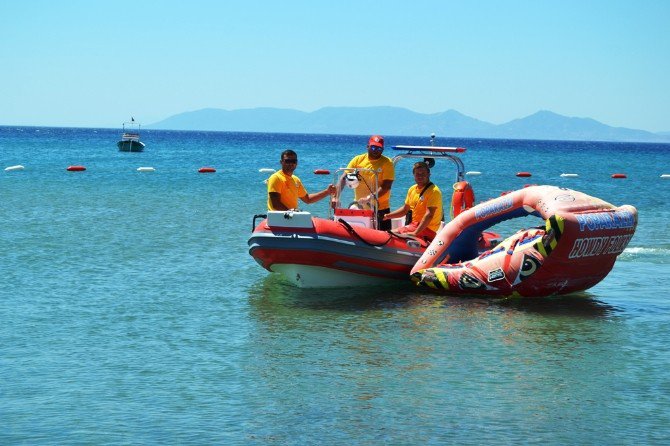 Ayvalık Plajlarına Modern Cankurtaran Botu