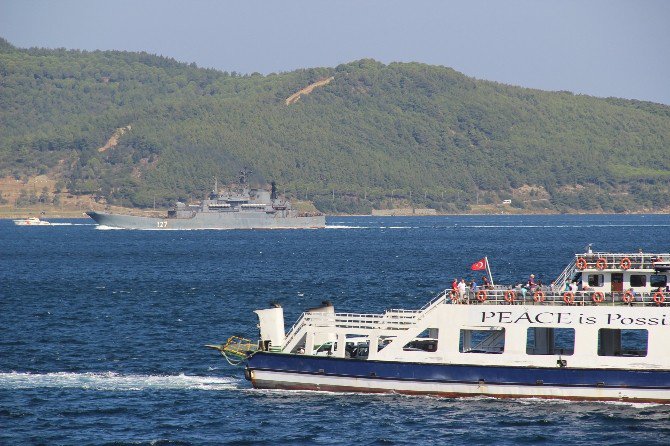 Rus Savaş Gemisi, Çanakkale Boğazından Geçti