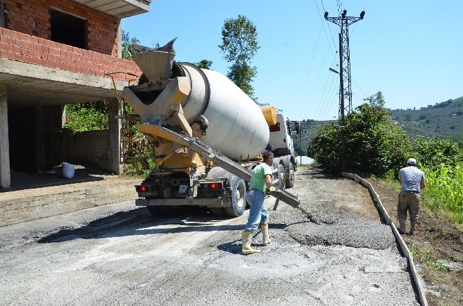 Akören-yeşilyurt-özdemirci Mahallelerinin Yolları Betonlanıyor