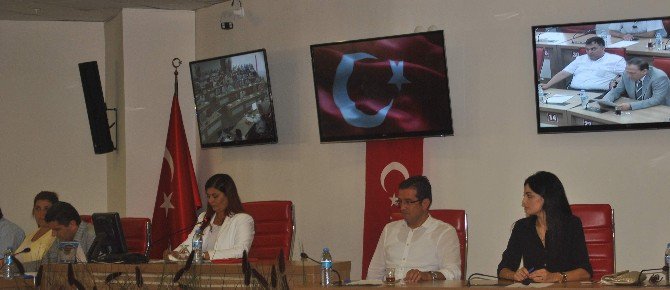 Olağanüstü Meclis Toplantısında Olağanüstü Tartışma