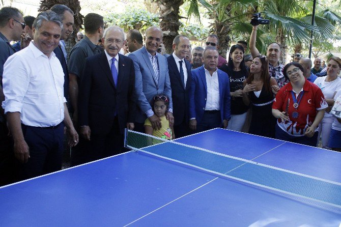 Kılıçdaroğlu, Özel Çocukların Maçını İzledi