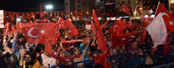 Dadaşlar İstiklal Nöbetinde