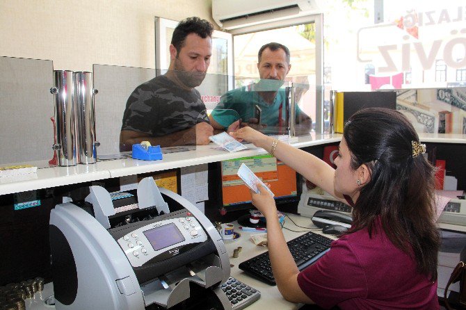 Vatandaşlar Ekonomiye Sahip Çıkıyor