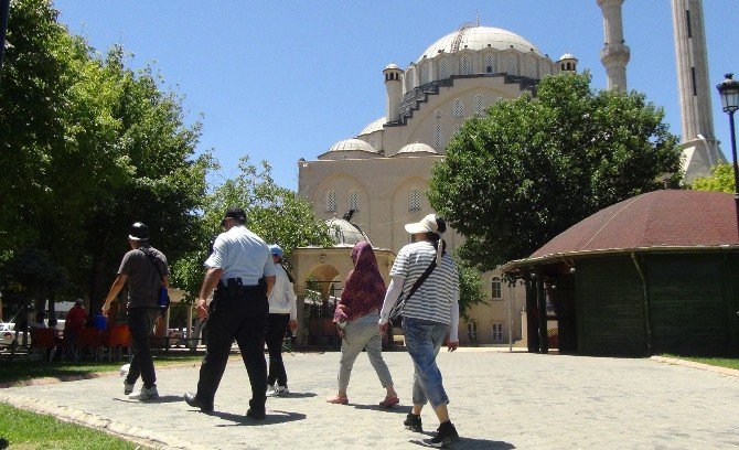 Cami Avlusunda Misyonerlik İddiası