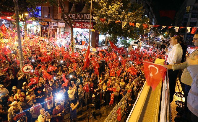 Topbaş: "Darbecilerden Bir Tanesini Ailesi İstememiş, Vatan Hainleri Mezarlığı’na Gömüldü"