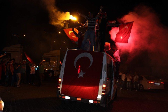 Demokrasi Nöbetinde İlginç Görüntüler De Ortaya Çıktı