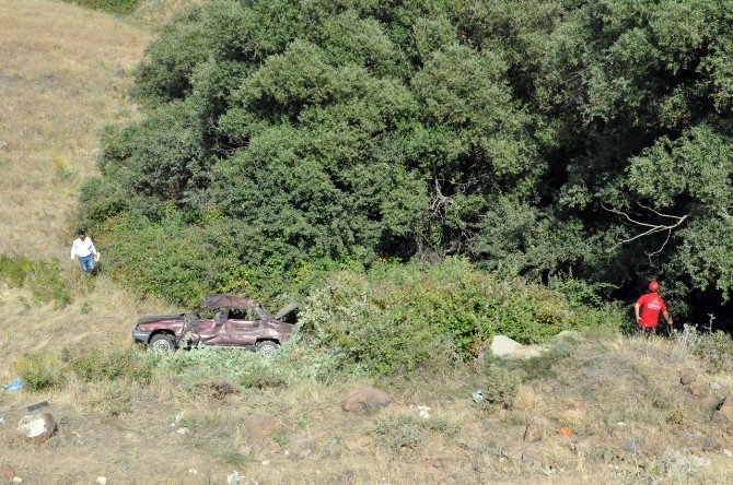 Tunceli-elazığ Karayolunda Otomobil Uçuruma Yuvarlandı: 9 Yaralı