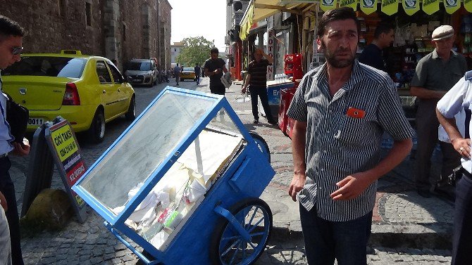 Zabıtayla Tartışan Simitçi Gözyaşı Döktü