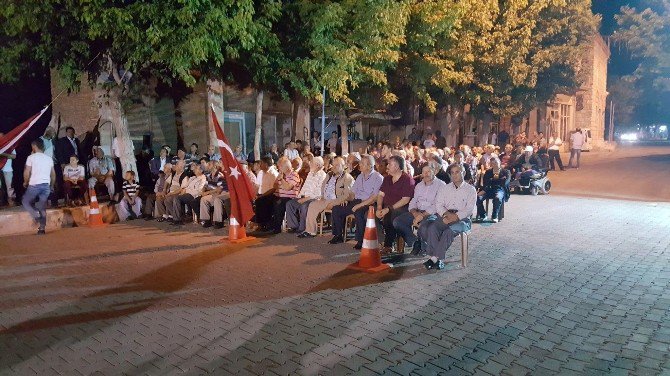 Eskigediz’de Demokrasi Şehitleri İçin Mevlit