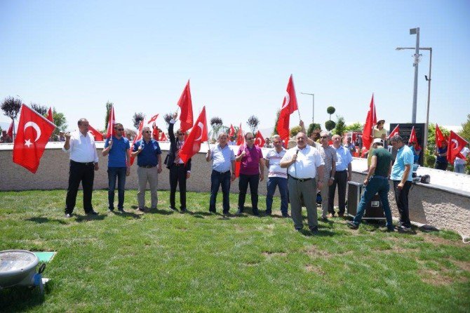 Bayrak Park Alanı 15 Temmuz Şehitler Parkı Oldu