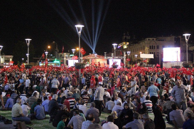 Konya’da Demokrasi Nöbeti