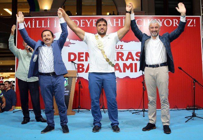 Başpehlivan Demokrasi Nöbetinde