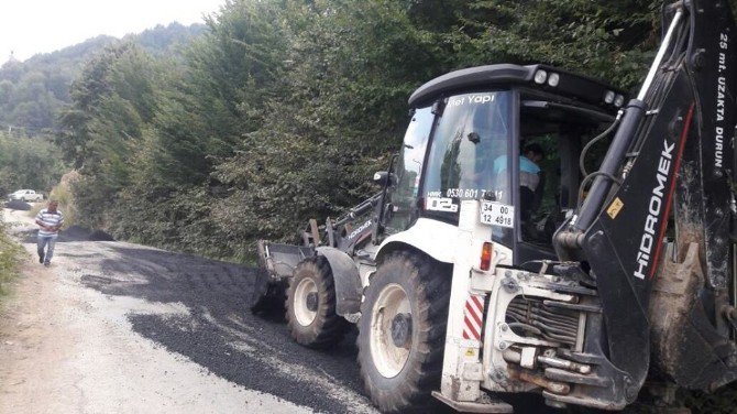 Akçakoca’da Köy Asfalt Yama Çalışmaları Sürüyor