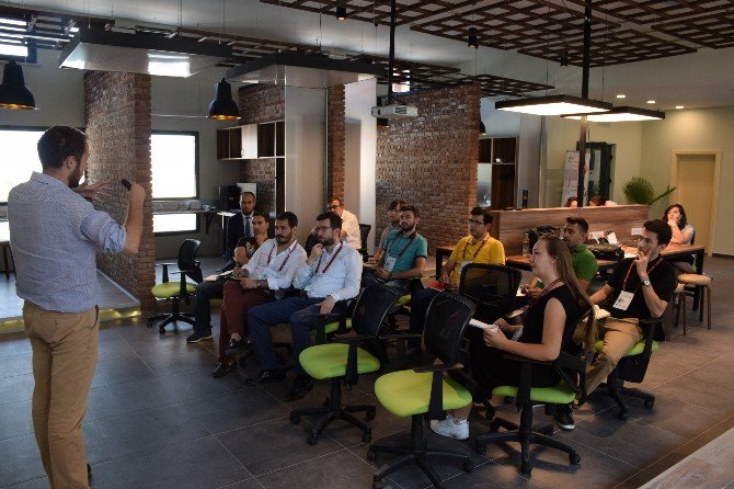 Anaç Ön Kuluçka Merkezi’nden, Yüksek Teknoloji Alanlarında İş Modeli Geliştirme Çalıştayları