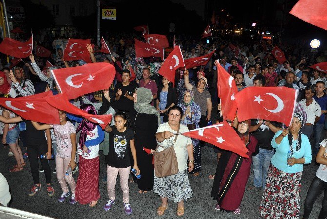 Erdemli’de Demokrasi Nöbeti Devam Ediyor