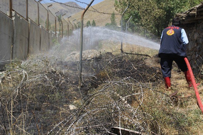 Hakkari’de Anız Yangını