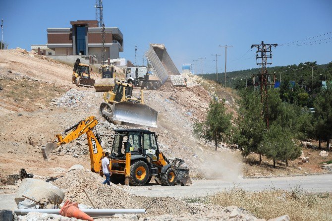 Fadıloğlu, Şehirgösteren’deki Yol Çalışmalarını İnceledi