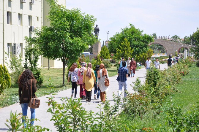 Adıyaman Üniversitesi Yeni Öğrencilerini Bekliyor