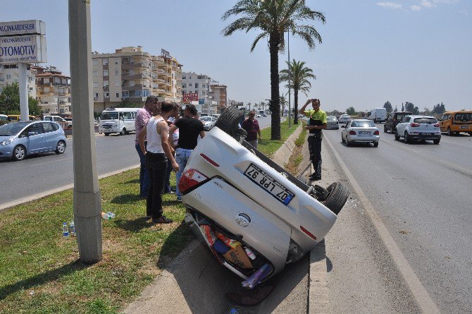 Manavgat’ta Trafik Kazası: 2 Yaralı