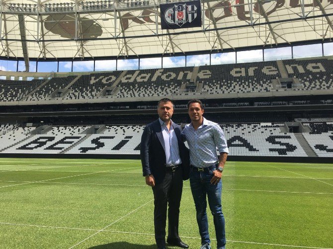 Adriano Correia, Vodafone Arena’yı Gezdi