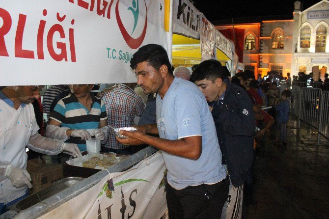 Kilis’te Demokrasi Nöbeti Sürüyor