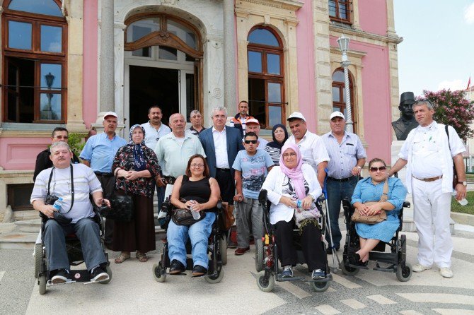 Edirne Belediyesi’ne Engelliler Federasyonu’ndan Plaket