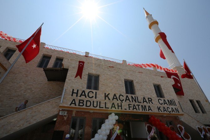 Kaçanlar Camii Törenle Açıldı