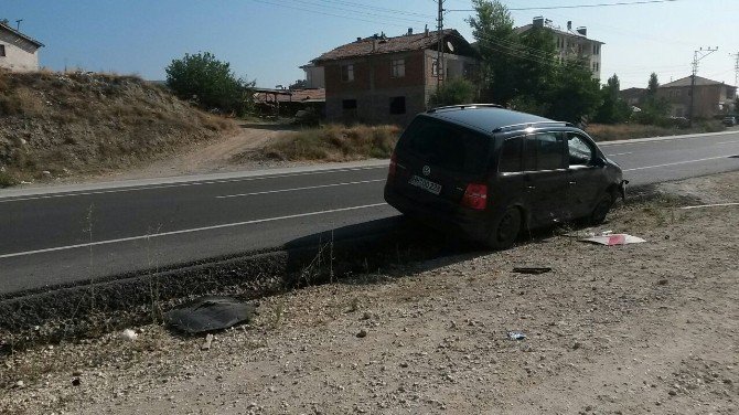 Tosya D-100 Karayolunda Trafik Kazası: 2 Yaralı