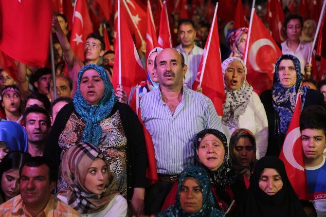 Halkalı Meydanı’nın Adı 15 Temmuz Şeref Meydanı Olarak Değiştiriliyor