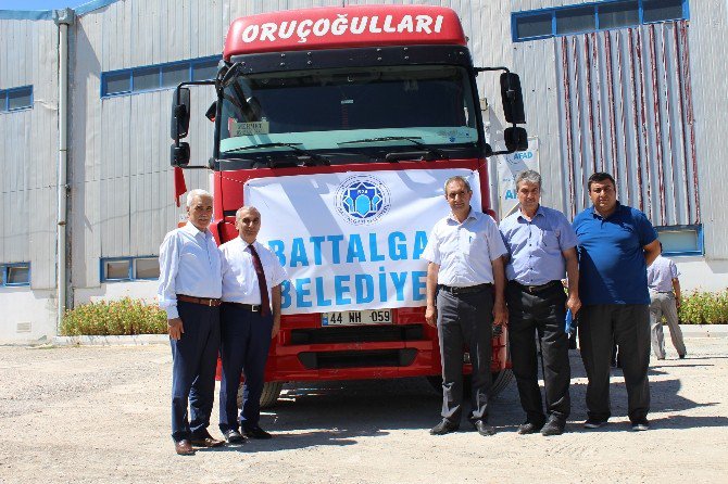 Malatya’daki Suriyeliler İçin 1 Tır Giyim Yardımı Yapıldı