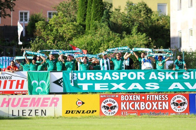 Bursaspor, Alman Ekibine 3-0 Mağlup Oldu