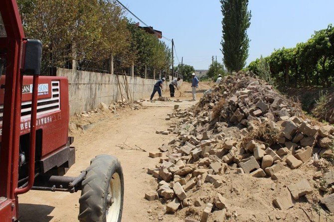 Alaşehir Belediyesinden Badınca Mahallesine Hizmet Atağı