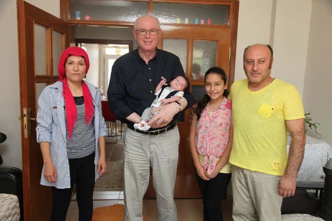 Başkan Kurt’tan Hoşgeldin Bebek Ziyareti