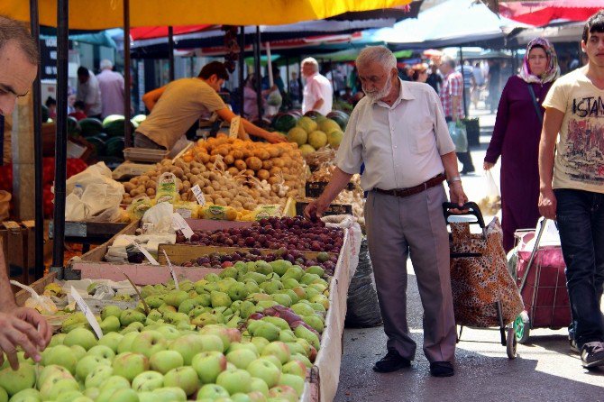 Pazar Yerlerinde Yaz Bereketi