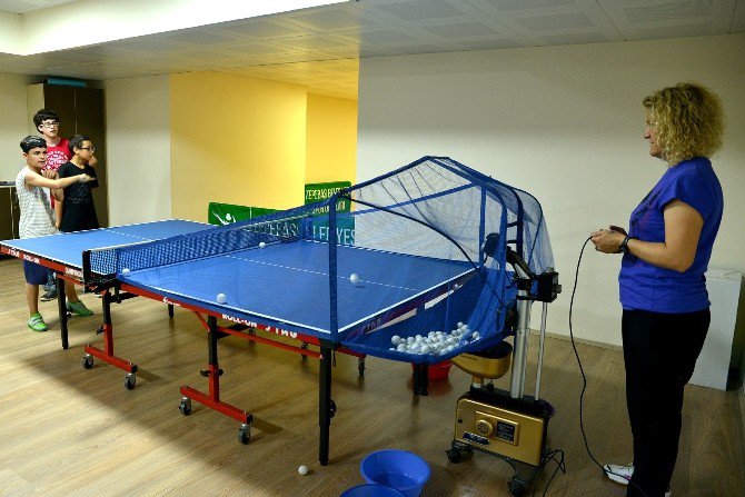 Tepebaşı’nda Çocuklar Tenisi Çok Sevdi