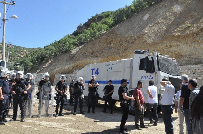 Tunceli’de Kapalı Yol Gerginliği